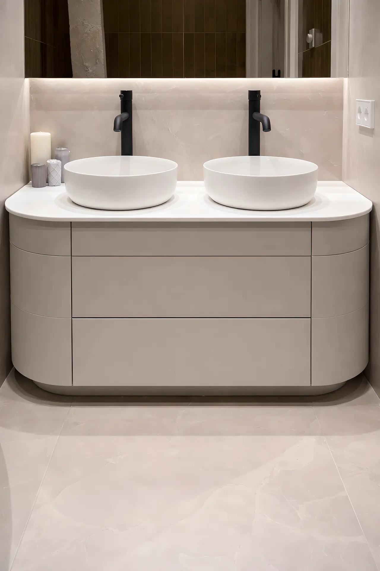 Мадонна Бенуа. Интерьерный ракурс 05.