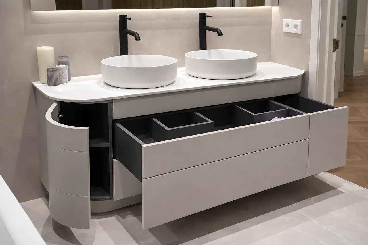 Мадонна Бенуа. Интерьерный ракурс 06.