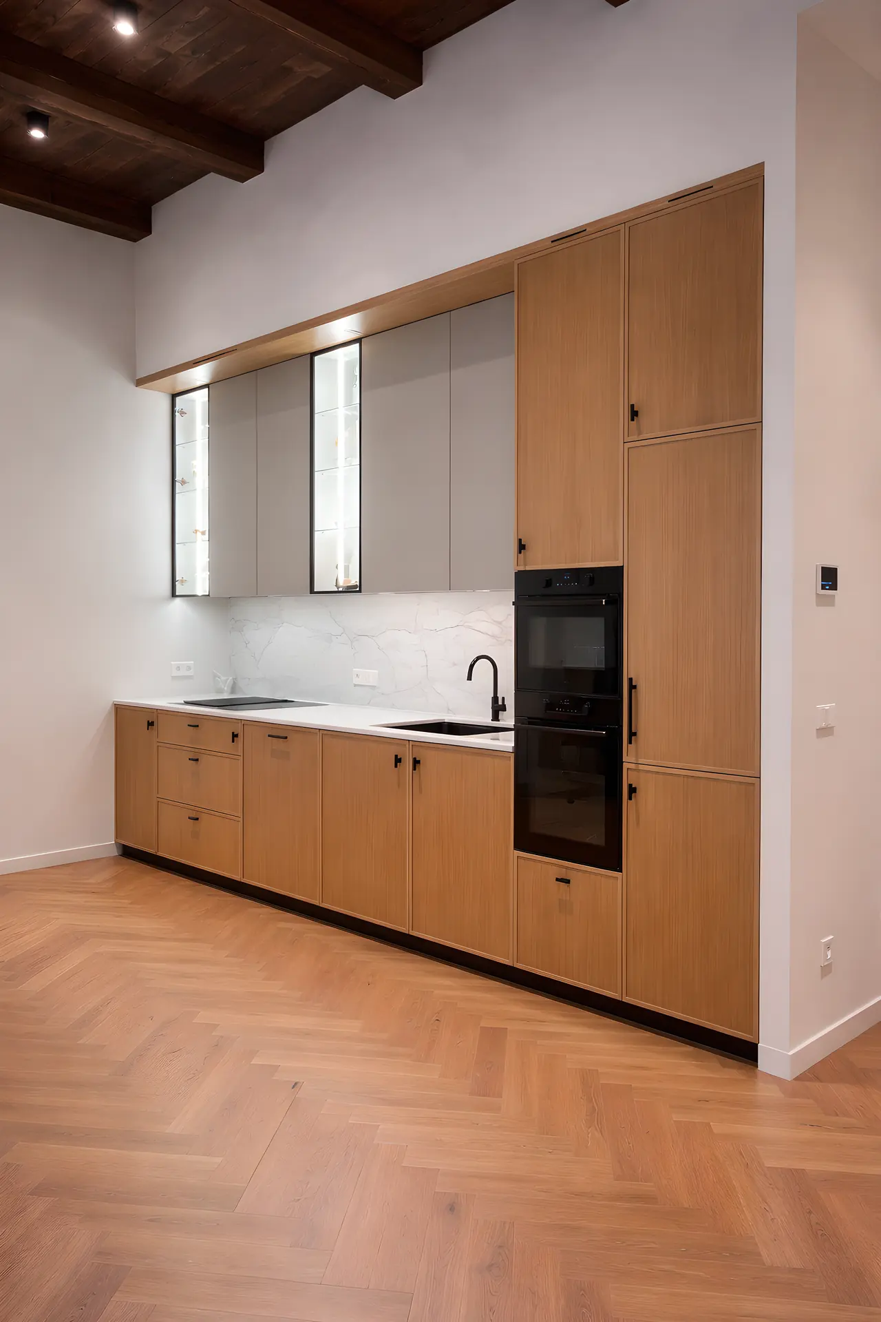 Мадонна Бенуа. Интерьерный ракурс 08.